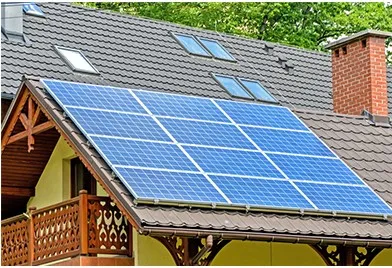 EMHY 3~9.6K-DH Hybrid Inverter Powering a Solar Home with High-Voltage Battery Backup.webp